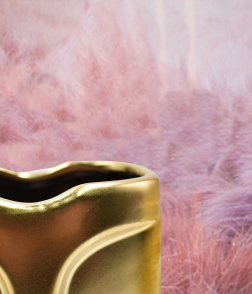 مزهرية ذهبي على شكل وجة