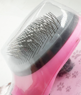 فرشاة العناية بالحيوانات الاليفة 